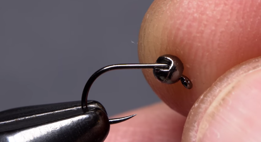 Tying the Black and Tan jig.