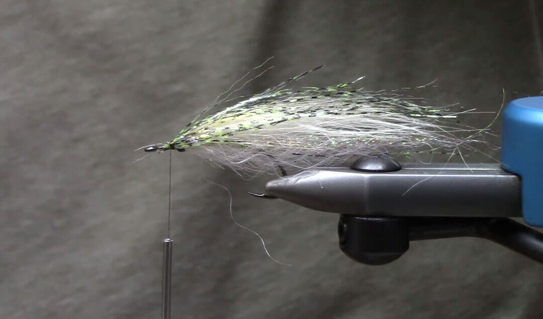 Tying a simple baitfish pattern