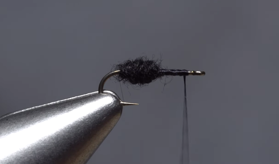 Tying the Travis Para-Ant for later-summer trout