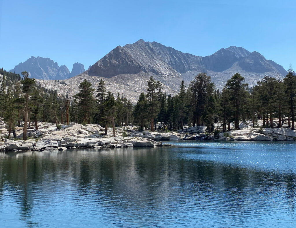 Lake and mountains in Sequoia National Park