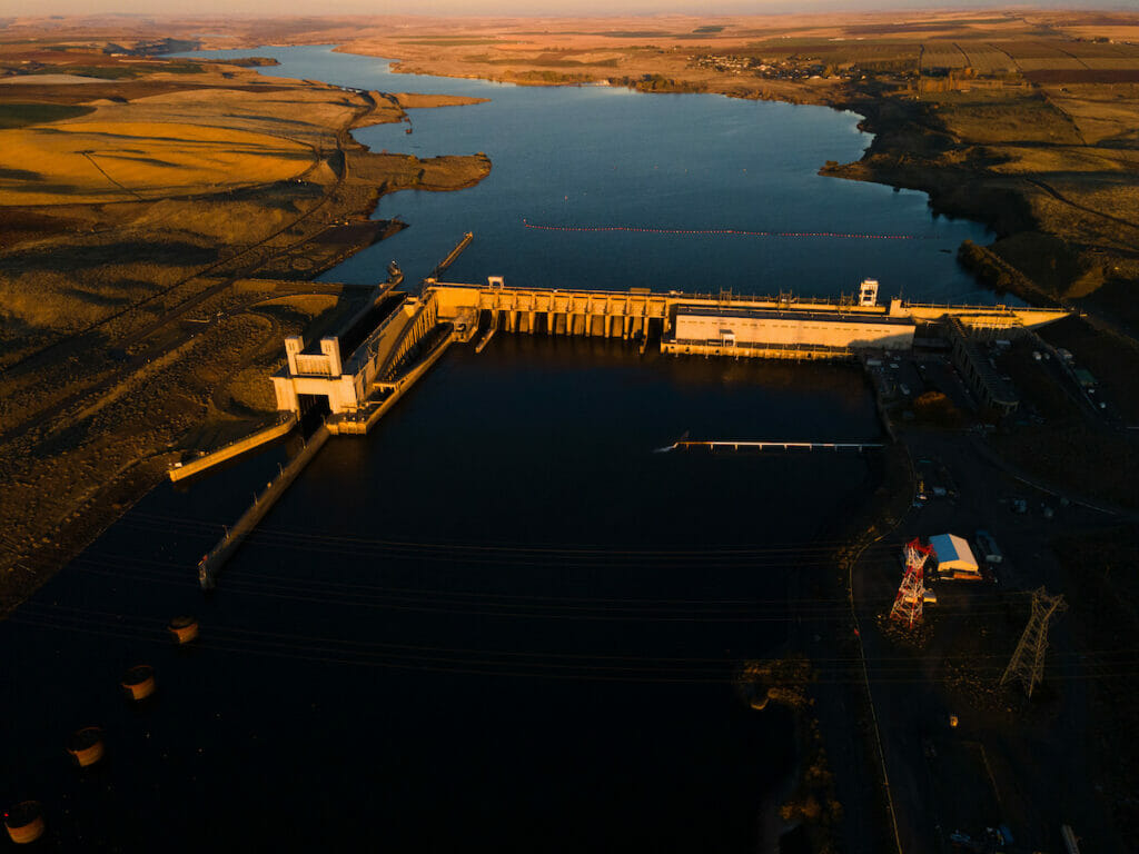 Ariel view of damn on Snake river