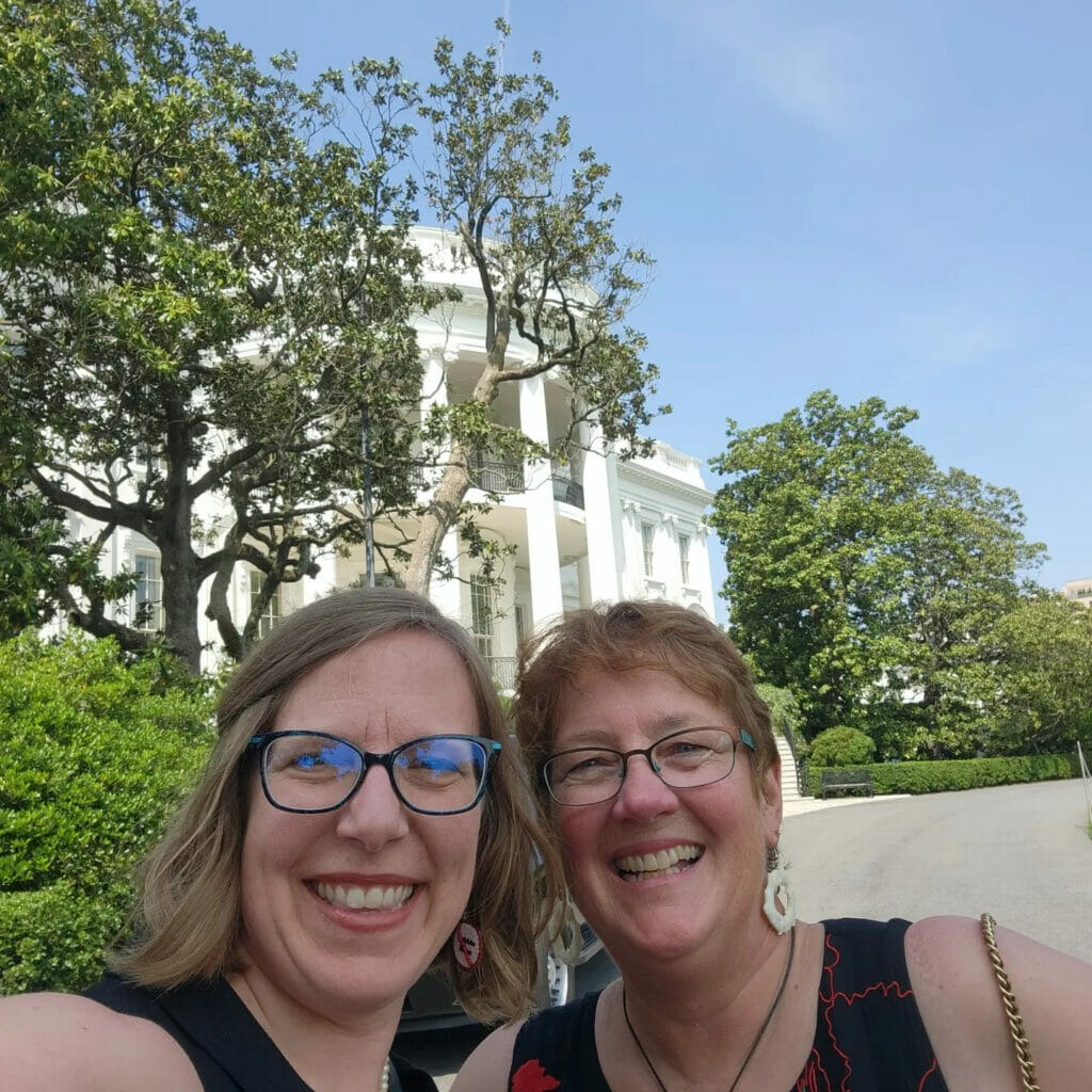 Nelli Williams and Nanci Lyons in front of The White House