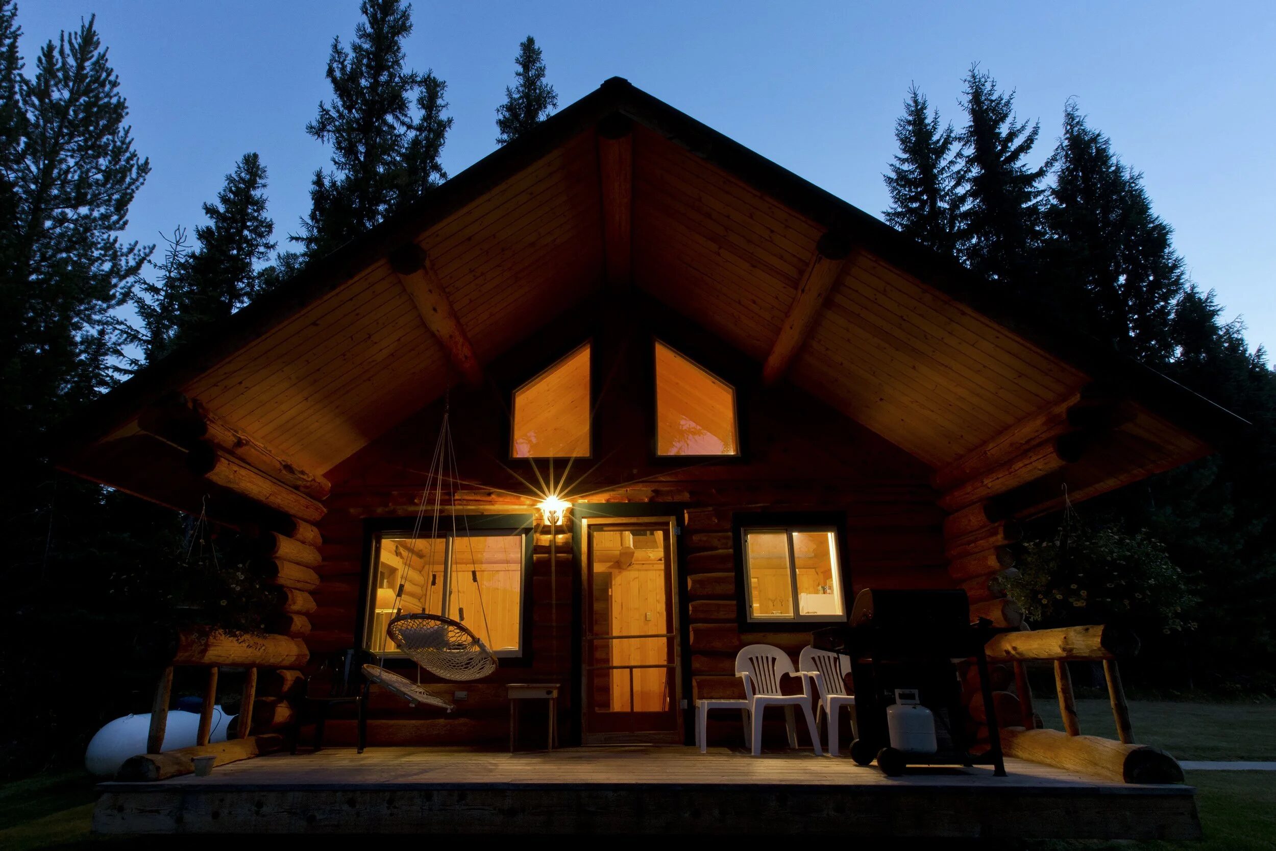 Linehan Outfitting Yaak Valley log cabin