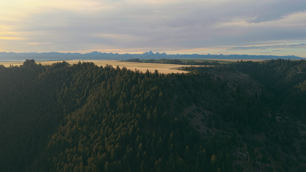 wide photo of tetons landscape